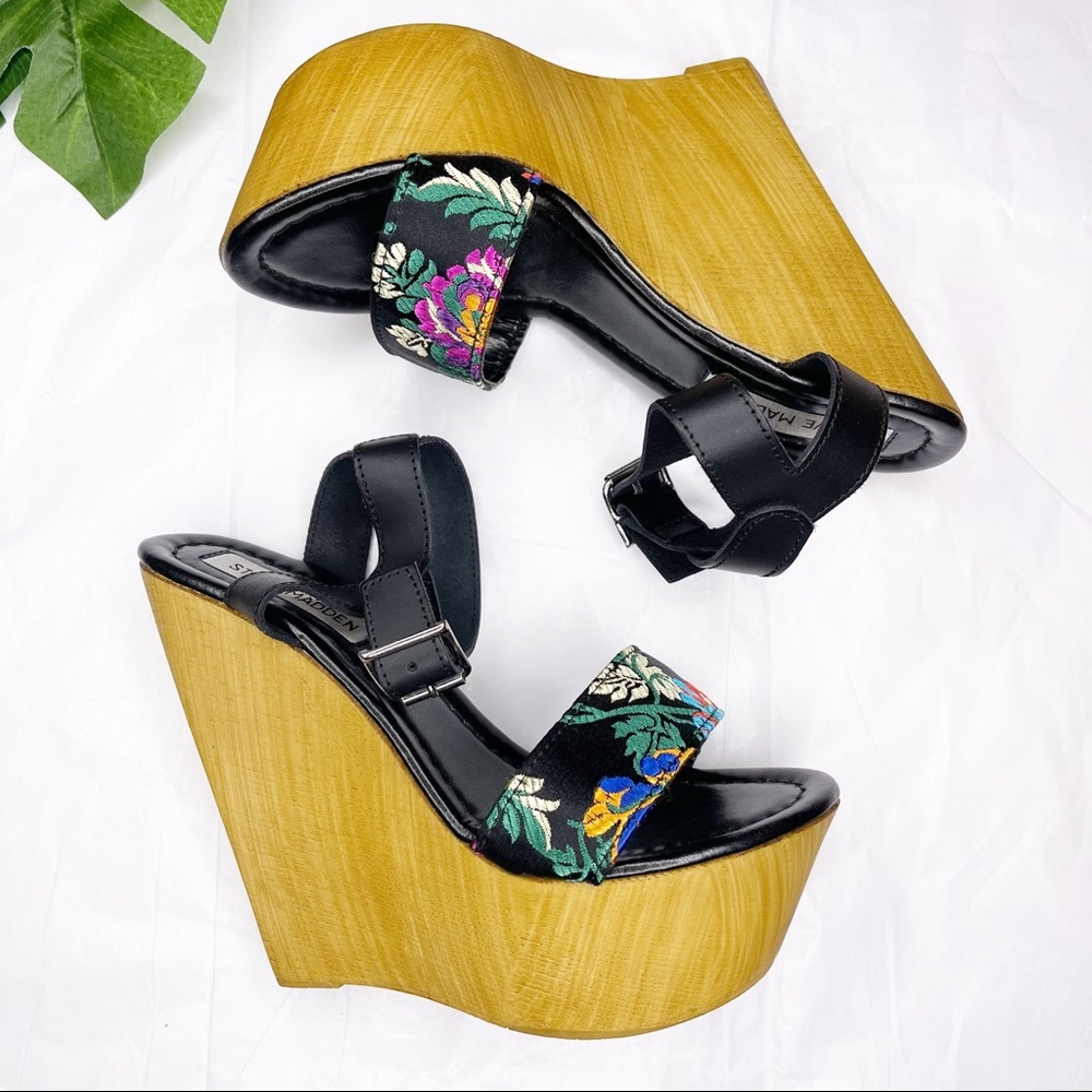 Steve Madden black floral embroidery wooden wedge